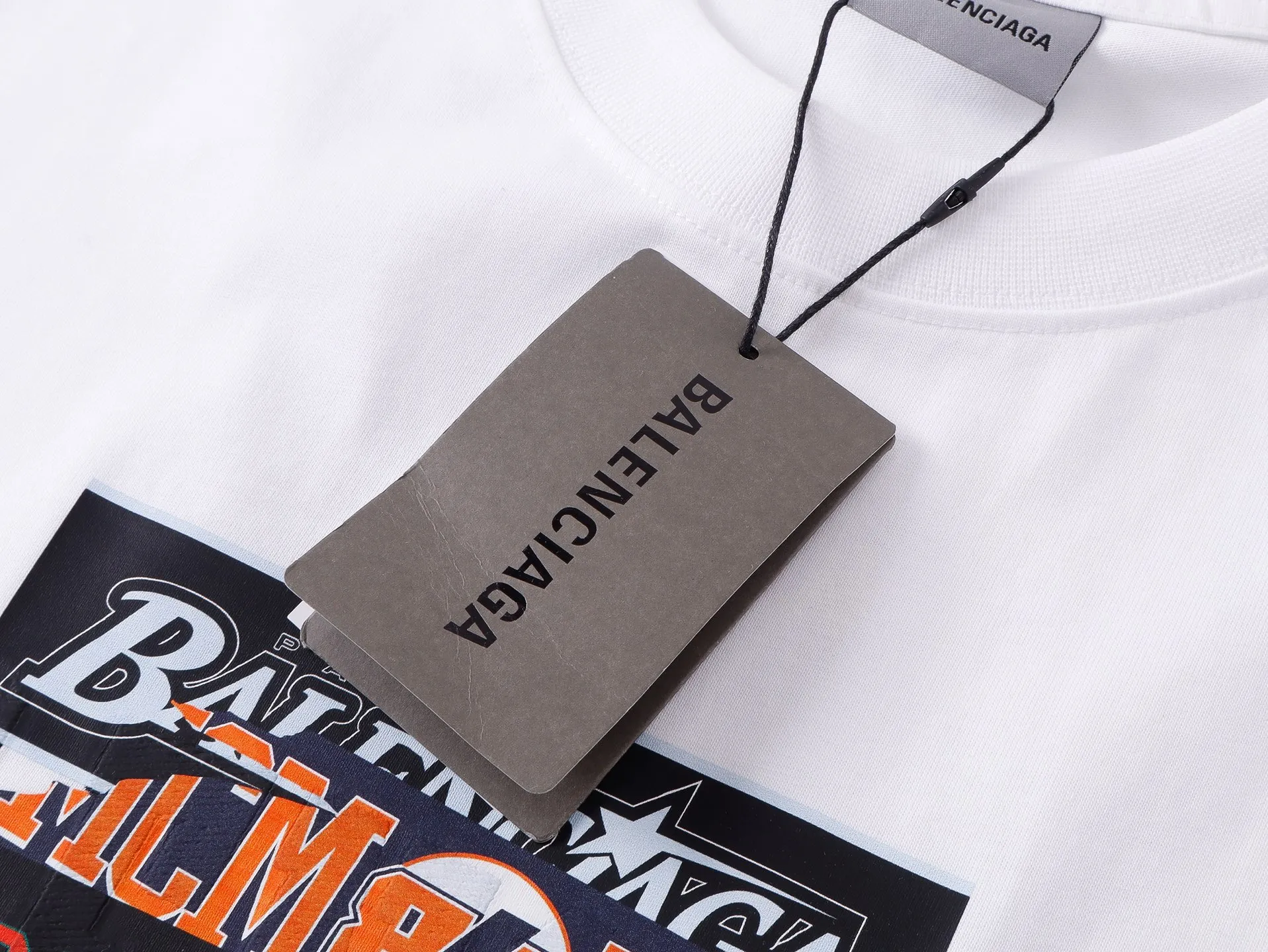 【 . Quality】BALENCI*GA/ .SS 26 New Arrival 。 Balenclag* T 。 ， . Authentic 。 ！ ZP 。 260 ， . ， ， 。 。 。 ， 。 OS . Same Style ：BL 263791 ：Black，White Size：XS S M L